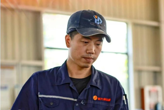 戰(zhàn)暑斗熱 保障生產(chǎn)!2025江蘇恒大變壓器高溫生產(chǎn)進(jìn)行時(shí)